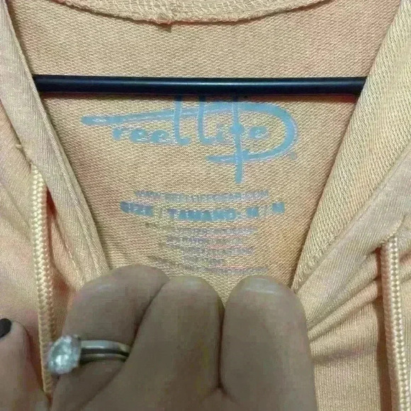 Reel life cropped hoodie Peach color with pineapple Size Medium EUC - Picture 3 of 4